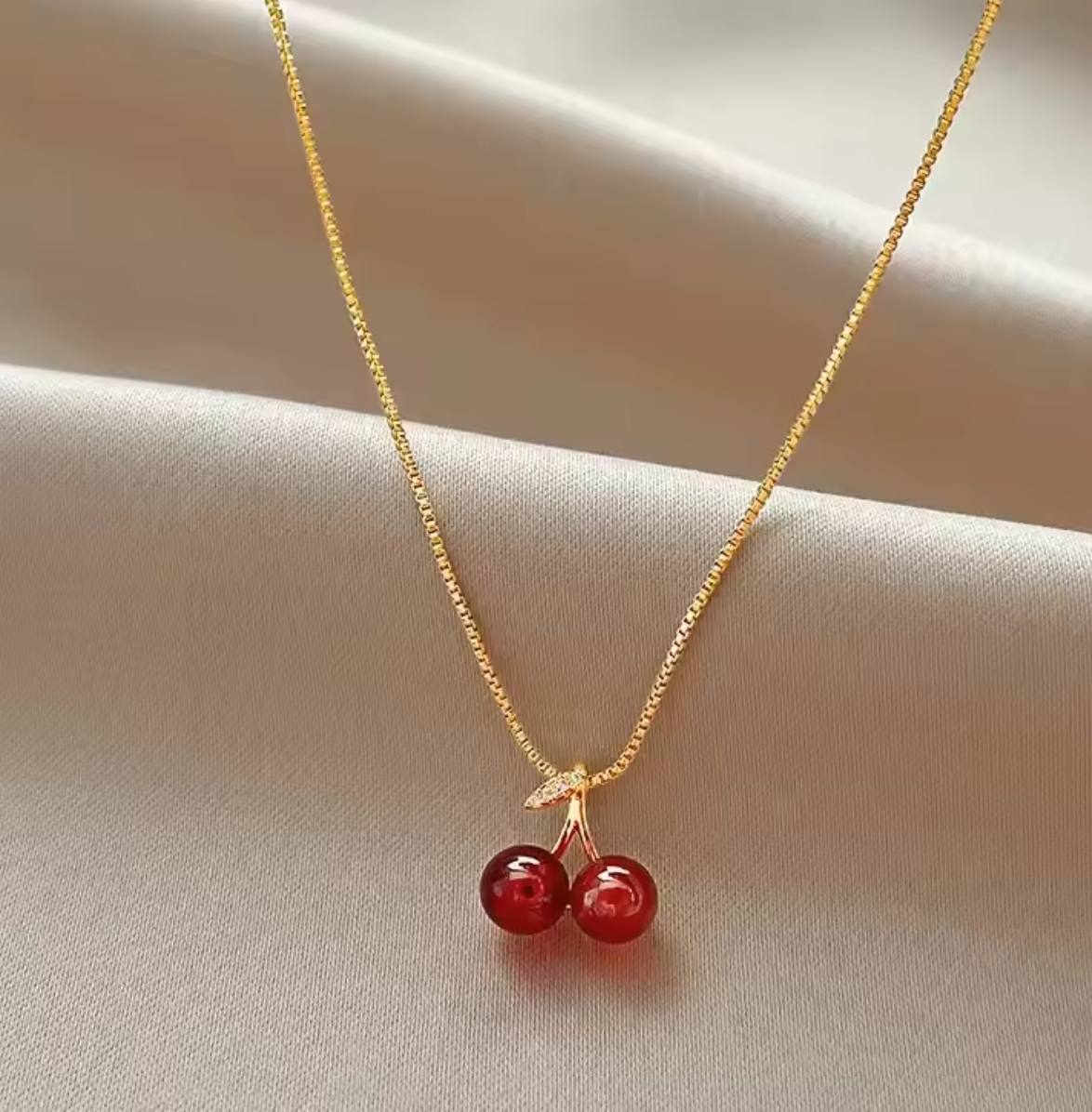 SET JOYERIA CHERRY LOVE CON ENCANTO FRUTAL